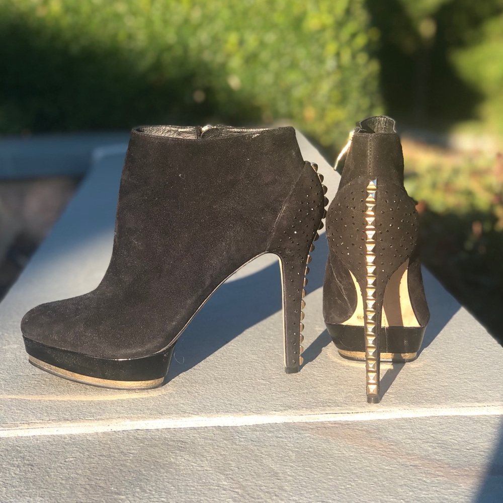 Vince Camuto Booties
